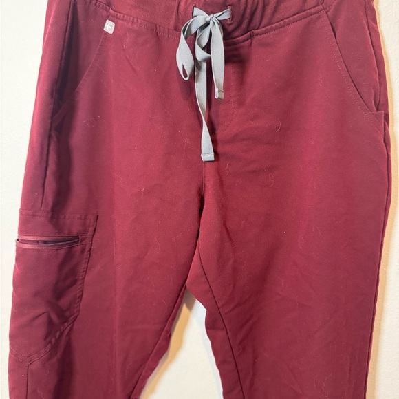 Figs Burgundy Yola Scrub Pants Petite - Picture 4 of 10